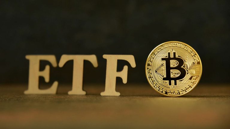 Bitcoin ETFs Tops $30B in Net Inflows Amid Bullish Market Sentiment