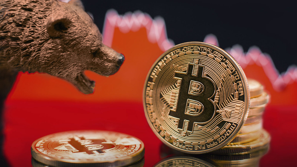 Bitcoin Price Falls Below $89K Amid Market Uncertainty